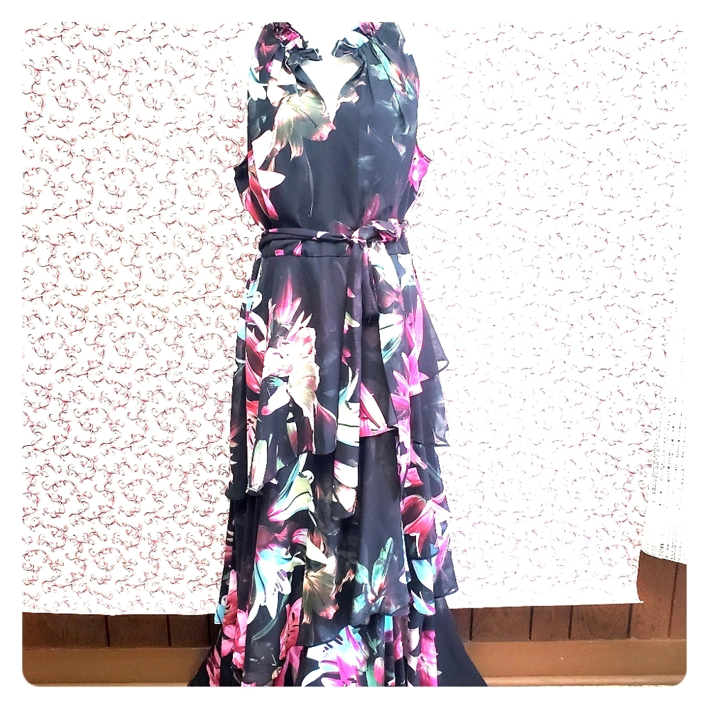 Tahari new long new style dress size 14